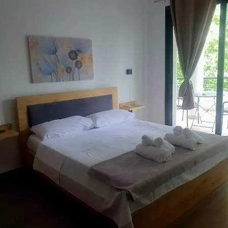 Lungomare Private アパートホテル Vlorë