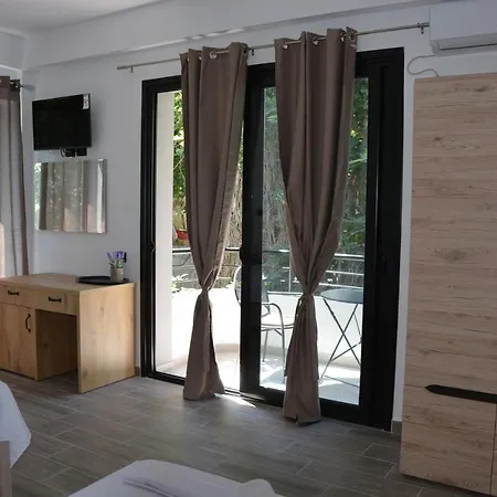 Lungomare Private Aparthotel 3*