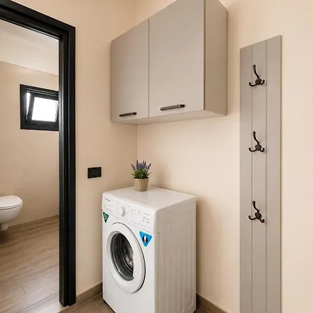 Lungomare Private Aparthotel 3*